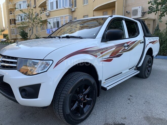 Mitsubishi L200 2014, 165,700 km - 2.5 l - Bakı
