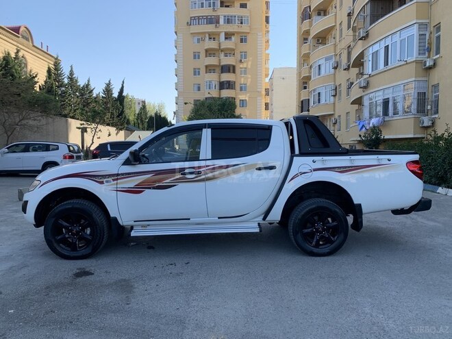 Mitsubishi L200 2014, 165,700 km - 2.5 l - Bakı