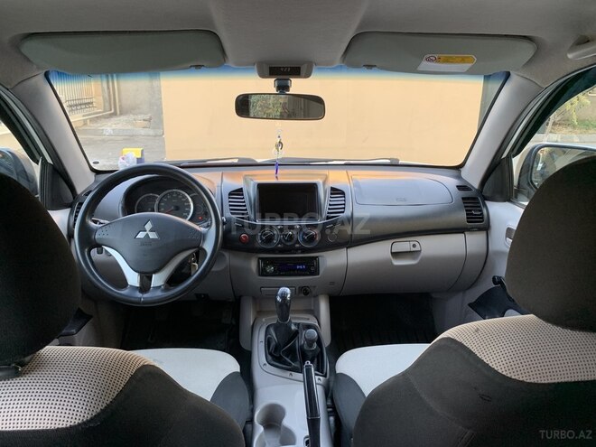 Mitsubishi L200 2014, 165,700 km - 2.5 l - Bakı