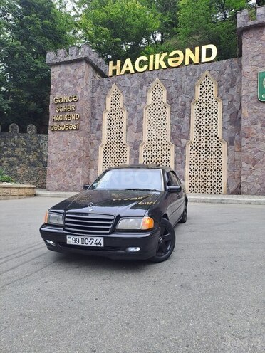 Mercedes C 230 1999, 288,000 km - 2.3 l - Mingəçevir