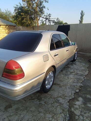 Mercedes C 220 1998, 357,000 km - 2.2 l - Sabirabad