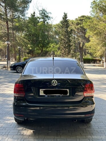 Volkswagen Polo 2015, 200,500 km - 1.6 l - Bakı