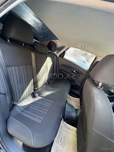 Volkswagen Polo 2015, 200,500 km - 1.6 l - Bakı