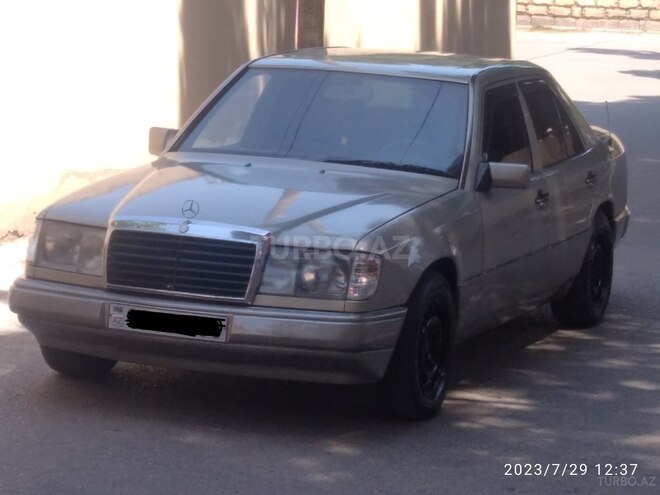 Mercedes E 230 1990, 387,620 km - 2.3 л - Sumqayıt
