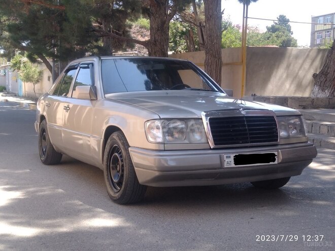 Mercedes E 230 1990, 387,620 km - 2.3 л - Sumqayıt