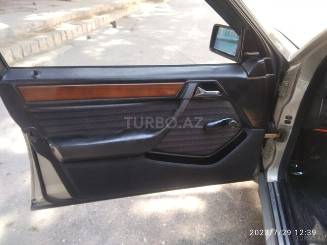 Mercedes E 230 1990, 387,620 km - 2.3 л - Sumqayıt