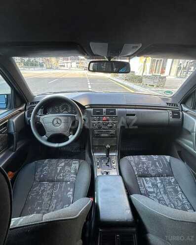 Mercedes E 220 1998, 325,000 km - 2.2 l - Bakı