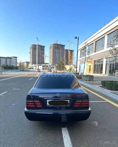 Mercedes E 220 1998, 325,000 km - 2.2 l - Bakı