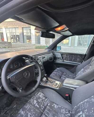 Mercedes E 220 1998, 325,000 km - 2.2 l - Bakı