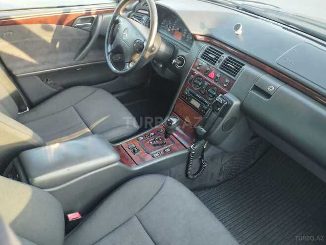 Mercedes E 240 2000, 271,000 km - 2.4 l - Bakı