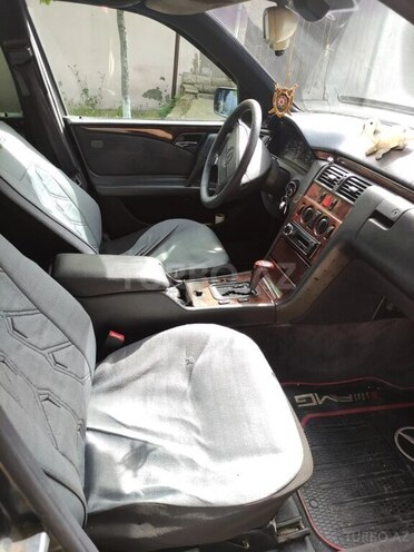 Mercedes E 200 1997, 40,000 km - 2.0 l - Bakı