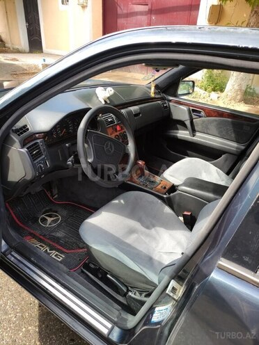 Mercedes E 200 1997, 40,000 km - 2.0 l - Bakı