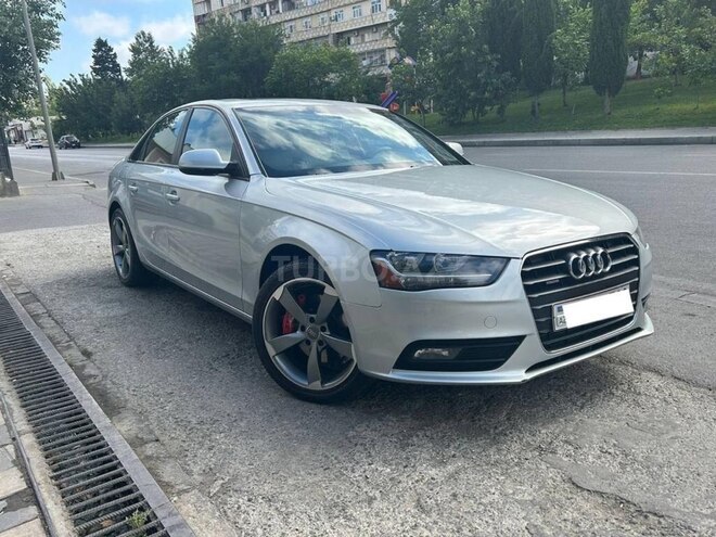 Audi A4 2012, 250,000 km - 2.0 l - Bakı