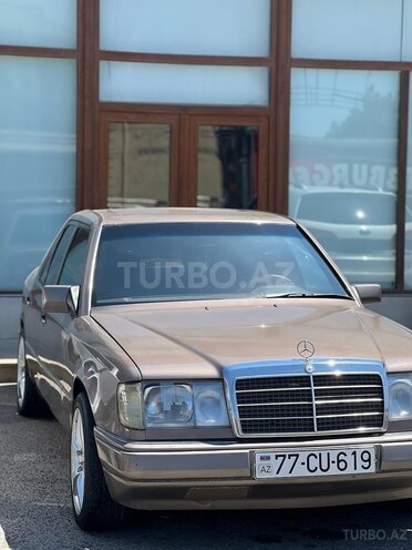 Mercedes E 200 1990, 333,000 km - 2.0 l - Bakı