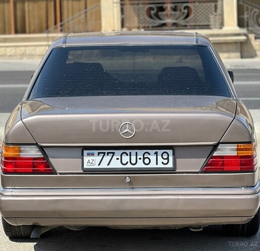 Mercedes E 200 1990, 333,000 km - 2.0 l - Bakı