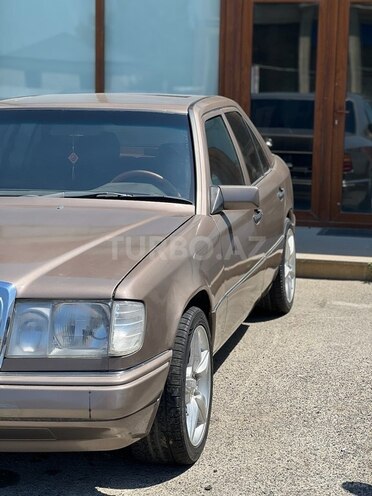 Mercedes E 200 1990, 333,000 km - 2.0 l - Bakı