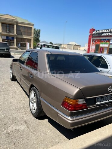 Mercedes E 200 1990, 333,000 km - 2.0 l - Bakı