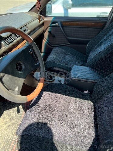 Mercedes E 200 1990, 333,000 km - 2.0 l - Bakı