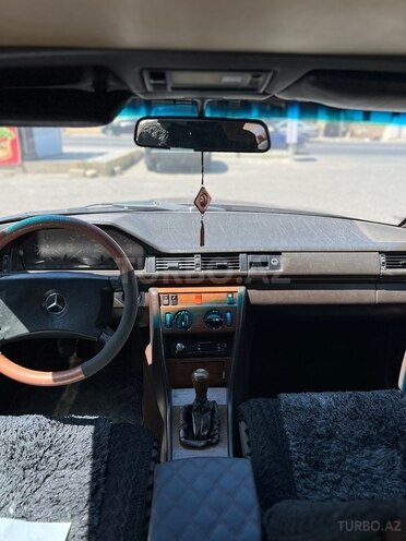 Mercedes E 200 1990, 333,000 km - 2.0 l - Bakı