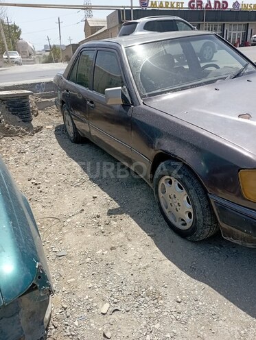 Mercedes E 250 1993, 500,000 km - 2.5 l - Bakı