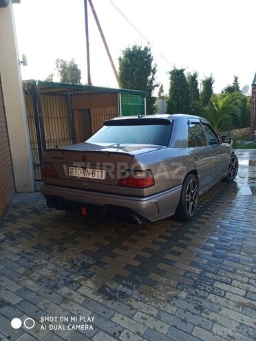Mercedes E 280 1995, 300,000 km - 2.8 l - Bakı
