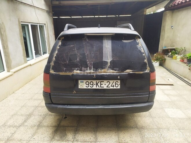 Opel Astra 1996, 268,000 km - 1.6 l - Quba