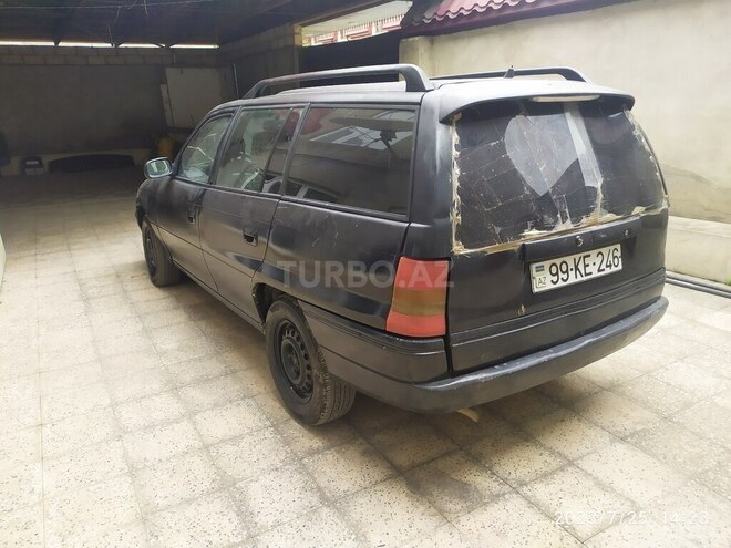 Opel Astra 1996, 268,000 km - 1.6 l - Quba
