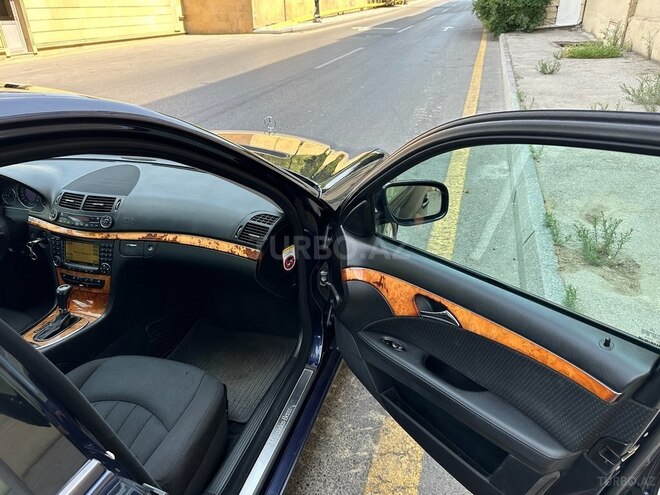 Mercedes E 220 2006, 301,000 km - 2.2 l - Bakı
