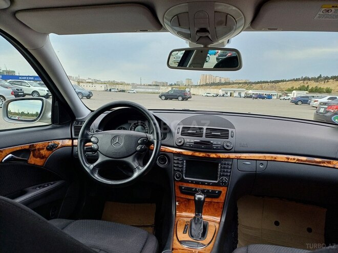 Mercedes E 220 2006, 221,000 km - 2.2 л - Bakı