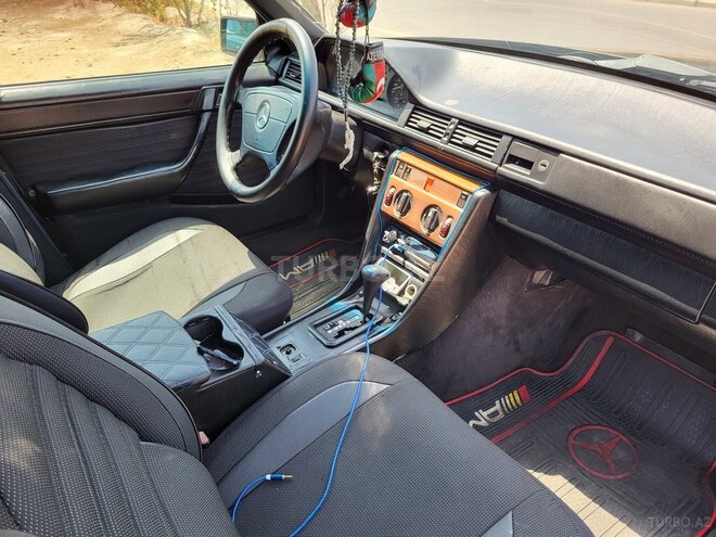 Mercedes E 220 1993, 400,000 km - 2.2 l - Bakı