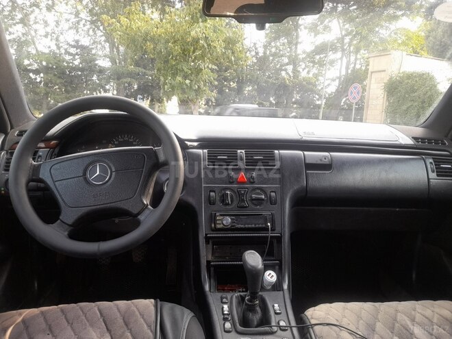 Mercedes E 230 1997, 469,000 km - 2.3 l - Bakı