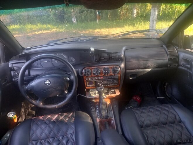 Opel Omega 1998, 333,659 km - 2.0 l - Xudat
