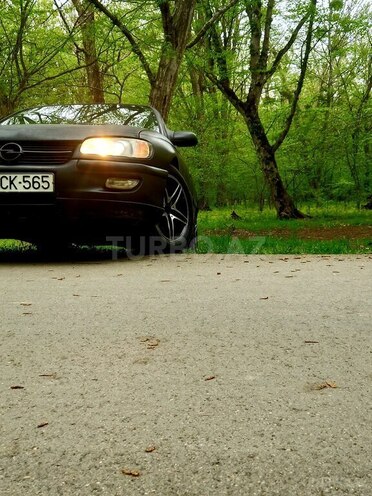 Opel Omega 1998, 333,659 km - 2.0 l - Xudat