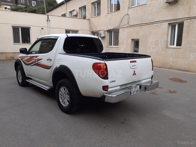 Mitsubishi L200 2009, 301,121 km - 3.5 l - Bakı
