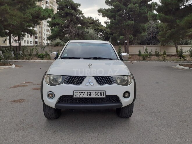 Mitsubishi L200 2009, 301,121 km - 3.5 l - Bakı