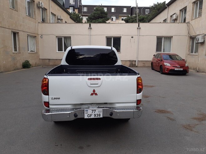 Mitsubishi L200 2009, 301,121 km - 3.5 l - Bakı