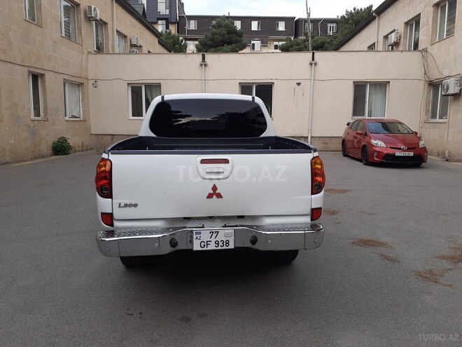 Mitsubishi L200 2009, 301,121 km - 3.5 l - Bakı