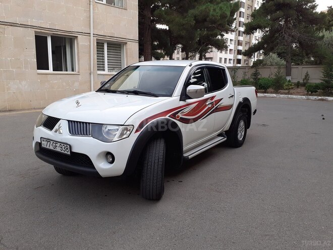 Mitsubishi L200 2009, 301,121 km - 3.5 l - Bakı