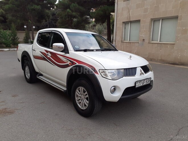 Mitsubishi L200 2009, 301,121 km - 3.5 l - Bakı