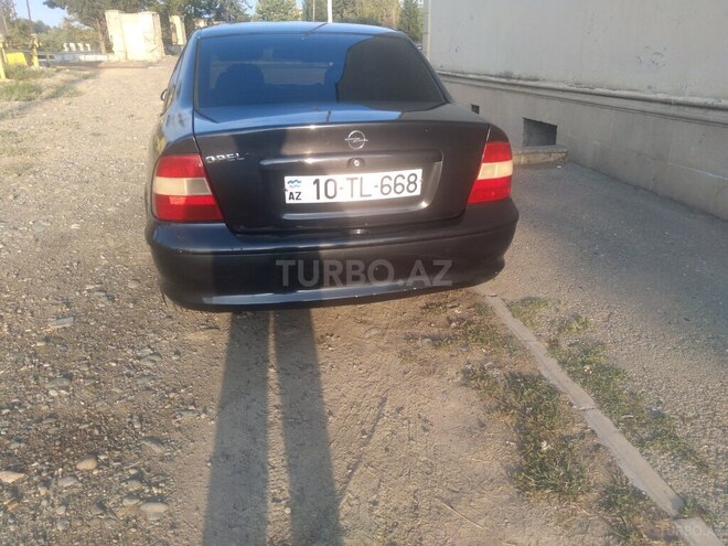 Opel Vectra 1996, 125,147 km - 2.0 l - Yevlax