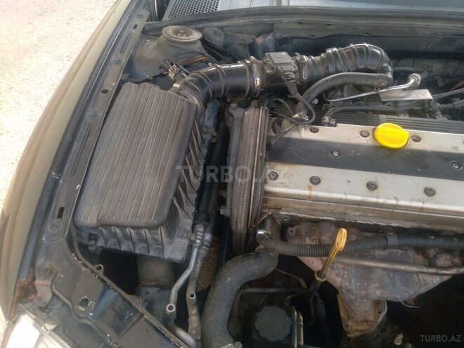 Opel Vectra 1996, 125,147 km - 2.0 l - Yevlax