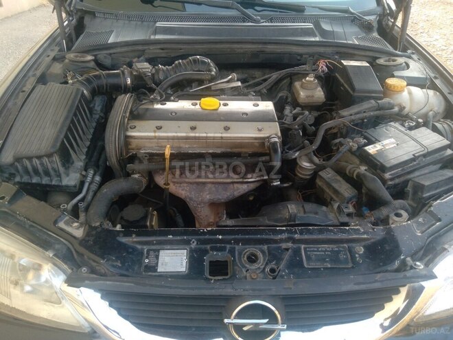 Opel Vectra 1996, 125,147 km - 2.0 l - Yevlax