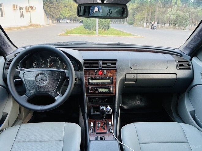 Mercedes C 230 1997, 300,000 km - 2.3 л - Bakı