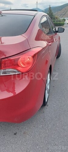 Hyundai Elantra 2013, 121,700 km - 1.8 l - Şəki