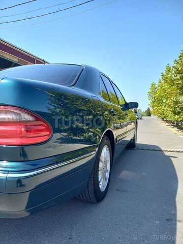 Mercedes E 220 2001, 550,000 km - 2.2 l - Sabirabad