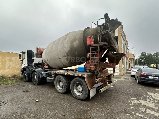 Iveco  2001, 200,000 km - 11.0 l - Gəncə