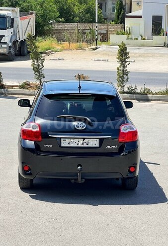 Toyota Auris 2010, 215,300 km - 1.4 л - Bakı