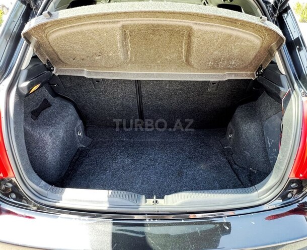 Toyota Auris 2010, 215,300 km - 1.4 л - Bakı
