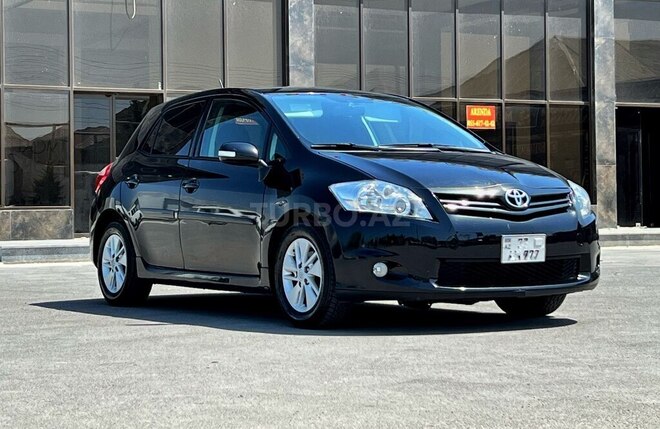 Toyota Auris 2010, 215,300 km - 1.4 л - Bakı
