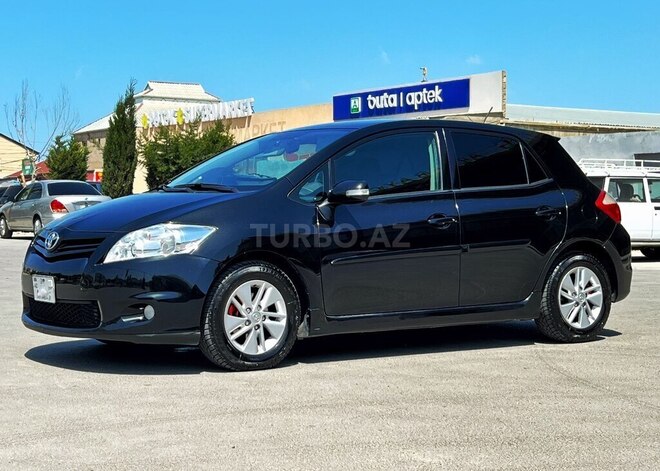 Toyota Auris 2010, 215,300 km - 1.4 л - Bakı